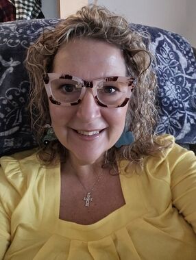 Meet your Posher, Rebecca